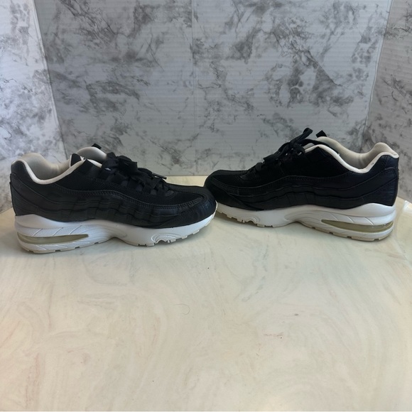 Nike Air Max 95 - Picture 9 of 9